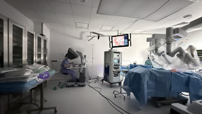 pierwsza operacja z wykorzystaniem robota 